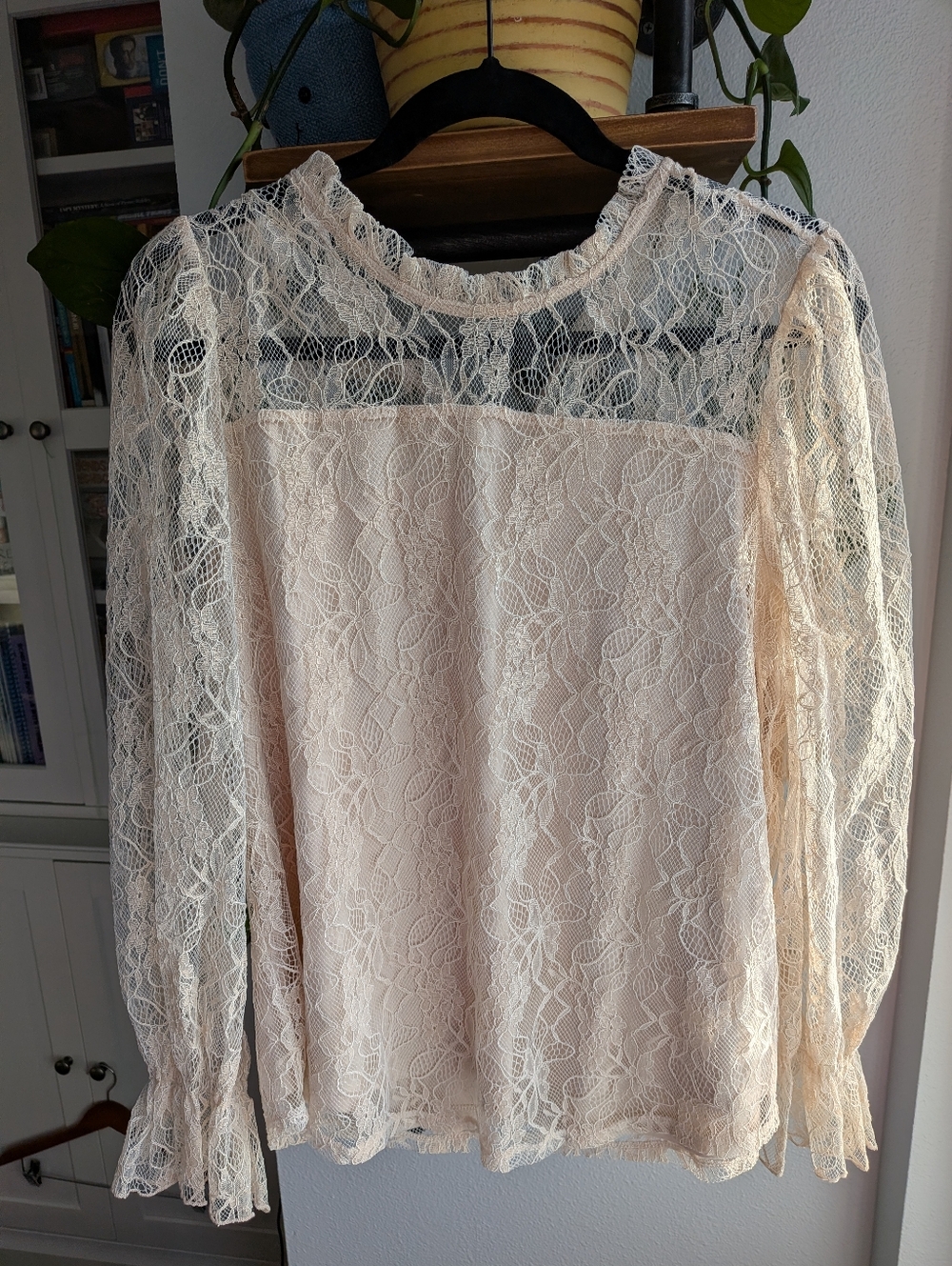 Adrianna Papell Ivory Floral Lace Blouse Pearl Keyhole Top L